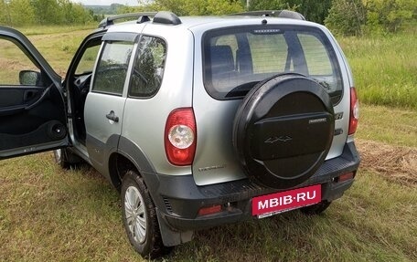 Chevrolet Niva I рестайлинг, 2015 год, 680 000 рублей, 6 фотография