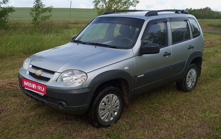 Chevrolet Niva I рестайлинг, 2015 год, 680 000 рублей, 3 фотография