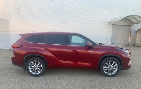 Toyota Highlander, 2020 год, 3 850 000 рублей, 4 фотография