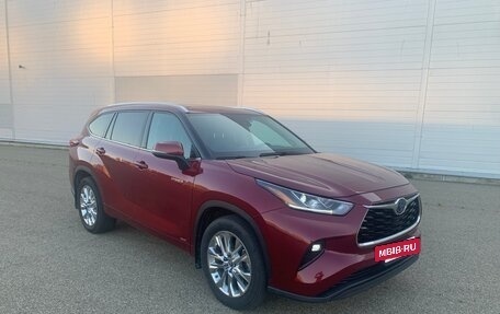 Toyota Highlander, 2020 год, 3 850 000 рублей, 5 фотография
