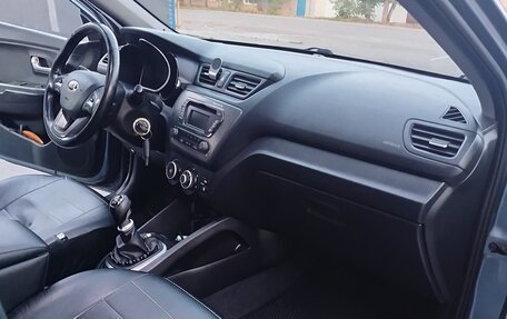 KIA Rio III рестайлинг, 2013 год, 855 000 рублей, 10 фотография