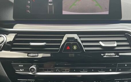BMW 5 серия, 2018 год, 3 640 000 рублей, 14 фотография