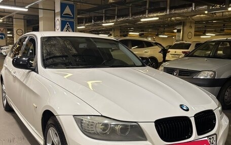 BMW 3 серия, 2011 год, 999 999 рублей, 2 фотография