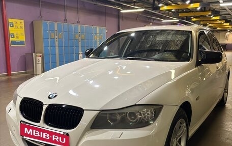 BMW 3 серия, 2011 год, 999 999 рублей, 3 фотография