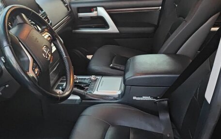 Toyota Land Cruiser 200, 2018 год, 5 550 000 рублей, 9 фотография