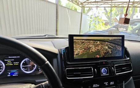 Toyota Land Cruiser 200, 2018 год, 5 550 000 рублей, 3 фотография