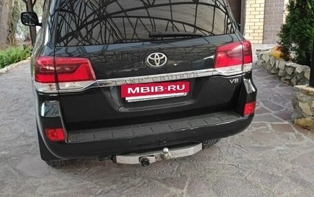 Toyota Land Cruiser 200, 2018 год, 5 550 000 рублей, 4 фотография