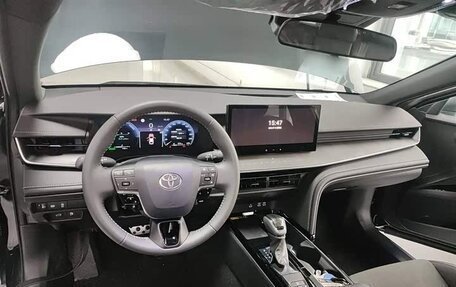 Toyota Camry, 2025 год, 3 700 000 рублей, 9 фотография