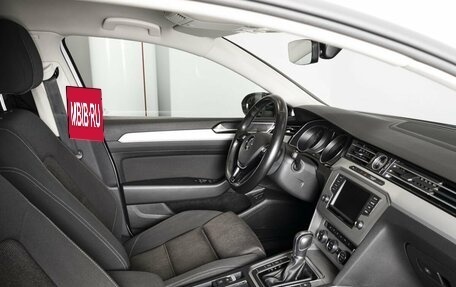 Volkswagen Passat B8 рестайлинг, 2016 год, 1 886 800 рублей, 4 фотография