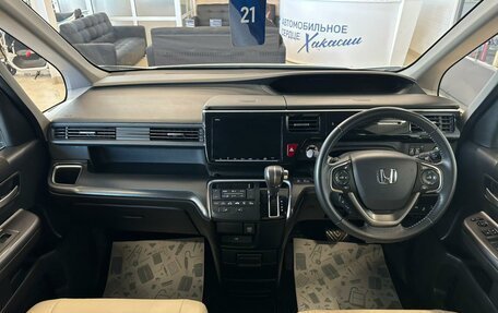 Honda Stepwgn IV, 2017 год, 2 649 900 рублей, 16 фотография