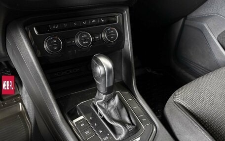 Volkswagen Tiguan II, 2020 год, 2 300 000 рублей, 5 фотография