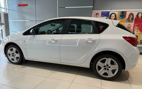 Opel Astra J, 2011 год, 909 000 рублей, 4 фотография