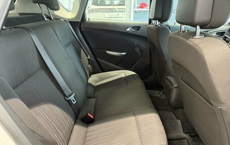 Opel Astra J, 2011 год, 909 000 рублей, 13 фотография