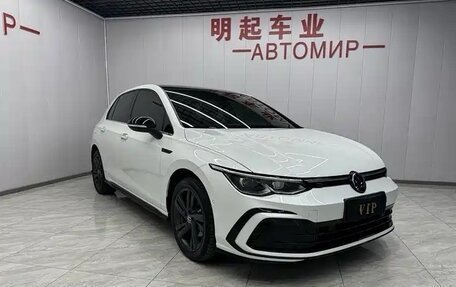 Volkswagen Golf VIII, 2022 год, 2 480 000 рублей, 1 фотография