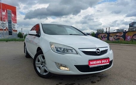 Opel Astra J, 2011 год, 970 000 рублей, 1 фотография