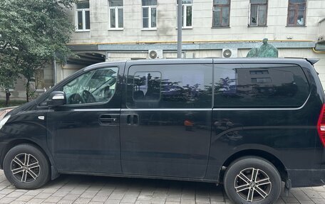 Hyundai Grand Starex Grand Starex I рестайлинг 2, 2014 год, 3 000 000 рублей, 2 фотография