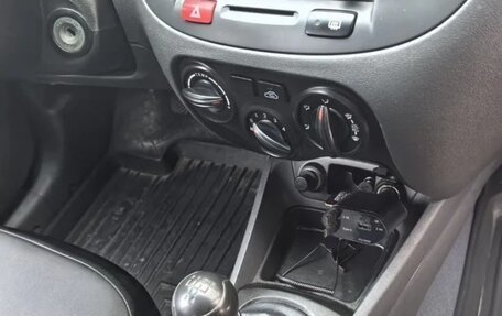 KIA Rio II, 2011 год, 700 000 рублей, 2 фотография