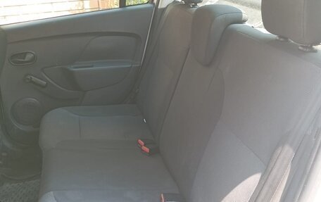 Renault Logan II, 2018 год, 370 000 рублей, 6 фотография