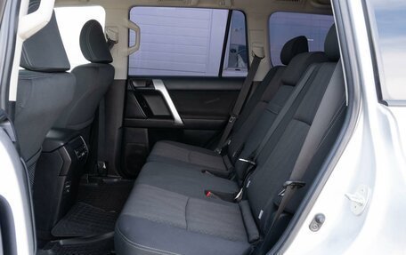 Toyota Land Cruiser Prado 150 рестайлинг 2, 2020 год, 5 394 000 рублей, 9 фотография