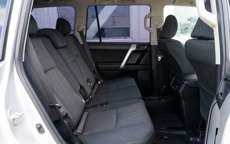 Toyota Land Cruiser Prado 150 рестайлинг 2, 2020 год, 5 394 000 рублей, 7 фотография