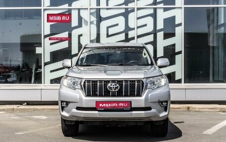 Toyota Land Cruiser Prado 150 рестайлинг 2, 2020 год, 5 394 000 рублей, 3 фотография