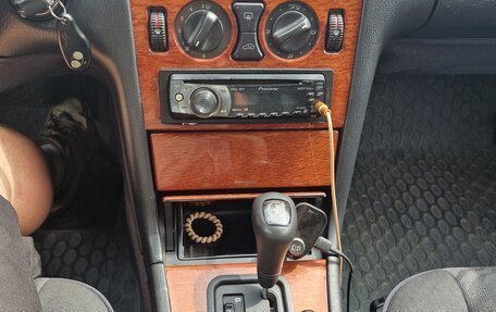Mercedes-Benz E-Класс, 1996 год, 350 000 рублей, 4 фотография