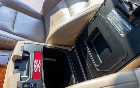 Toyota Land Cruiser 200, 2014 год, 3 800 000 рублей, 21 фотография