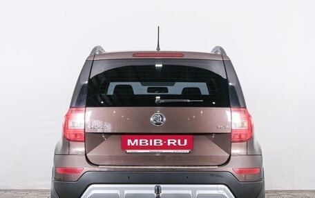 Skoda Yeti I рестайлинг, 2014 год, 1 049 000 рублей, 5 фотография