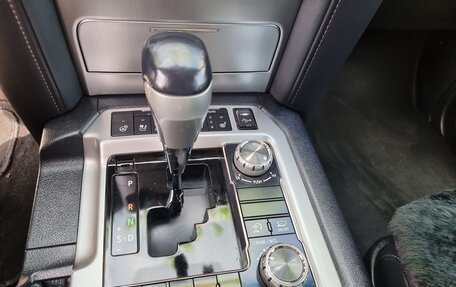 Toyota Land Cruiser 200, 2015 год, 4 955 100 рублей, 6 фотография