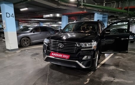 Toyota Land Cruiser 200, 2015 год, 4 955 100 рублей, 13 фотография