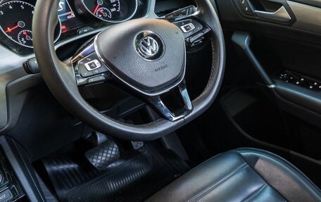 Volkswagen Touran III, 2021 год, 1 700 000 рублей, 8 фотография