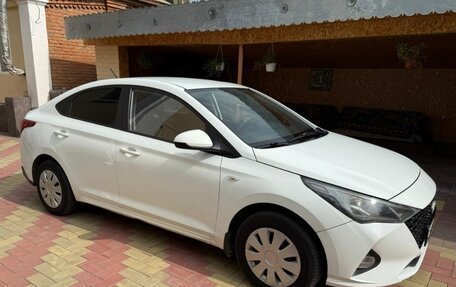 Hyundai Solaris II рестайлинг, 2020 год, 1 080 000 рублей, 2 фотография