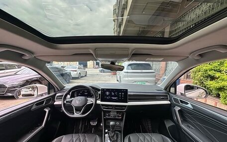 Volkswagen Tiguan II, 2021 год, 2 180 000 рублей, 8 фотография