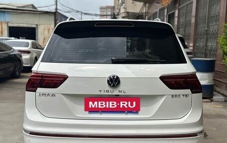 Volkswagen Tiguan II, 2021 год, 2 180 000 рублей, 4 фотография