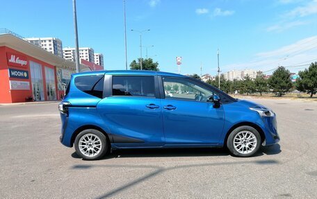 Toyota Sienta II, 2020 год, 1 699 000 рублей, 8 фотография