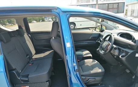 Toyota Sienta II, 2020 год, 1 699 000 рублей, 10 фотография