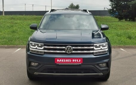 Volkswagen Teramont I, 2018 год, 3 000 000 рублей, 2 фотография