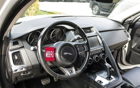 Jaguar E-Pace, 2018 год, 2 487 000 рублей, 23 фотография