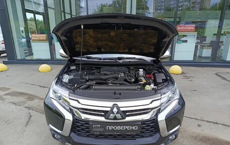 Mitsubishi Pajero Sport III рестайлинг, 2018 год, 3 073 000 рублей, 11 фотография