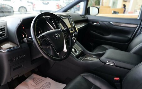 Toyota Alphard III, 2019 год, 6 250 000 рублей, 17 фотография
