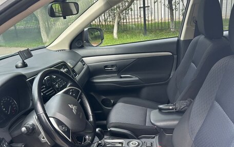 Mitsubishi Outlander III рестайлинг 3, 2014 год, 1 450 000 рублей, 2 фотография