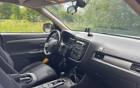 Mitsubishi Outlander III рестайлинг 3, 2014 год, 1 450 000 рублей, 9 фотография