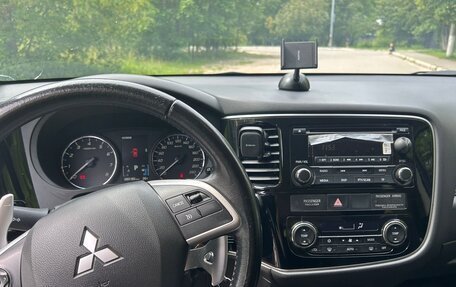 Mitsubishi Outlander III рестайлинг 3, 2014 год, 1 450 000 рублей, 3 фотография