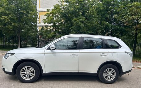 Mitsubishi Outlander III рестайлинг 3, 2014 год, 1 450 000 рублей, 8 фотография