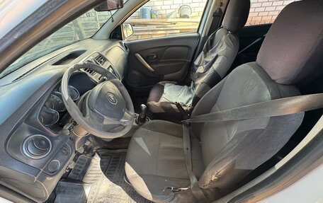Renault Logan II, 2014 год, 250 000 рублей, 21 фотография