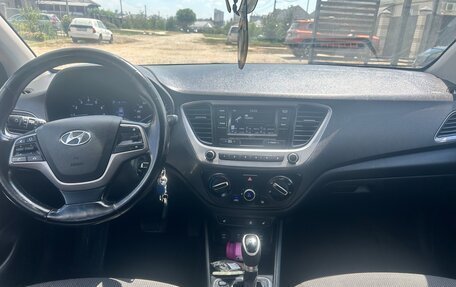 Hyundai Solaris II рестайлинг, 2018 год, 1 299 000 рублей, 7 фотография