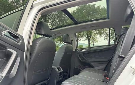 Volkswagen Tiguan II, 2021 год, 2 180 000 рублей, 10 фотография