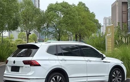 Volkswagen Tiguan II, 2021 год, 2 180 000 рублей, 6 фотография