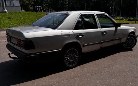 Mercedes-Benz W124, 1988 год, 115 000 рублей, 2 фотография