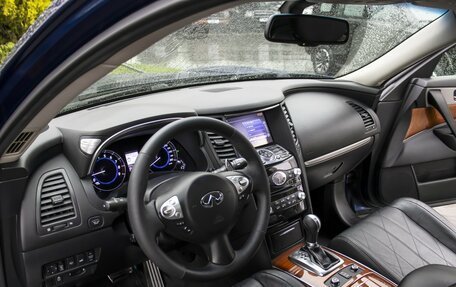 Infiniti QX70, 2014 год, 2 417 000 рублей, 22 фотография